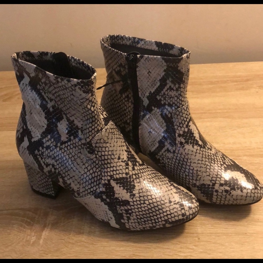Time and Tru snakeskin boots